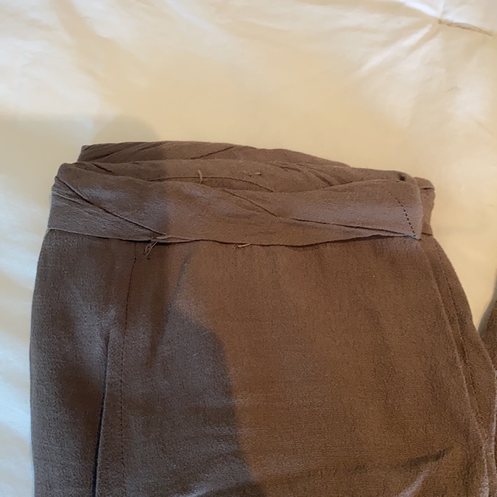 Aritzia Wilfrid Allant Pant in Light Brown Flowwy Pant Tailored Pant - Picture 11 of 16